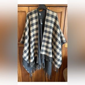 BASHA SHAWL WRAP PONCHO CAPE SWEATER BLANKET WOMENS REVERSIBLE ONE SIZE NWT